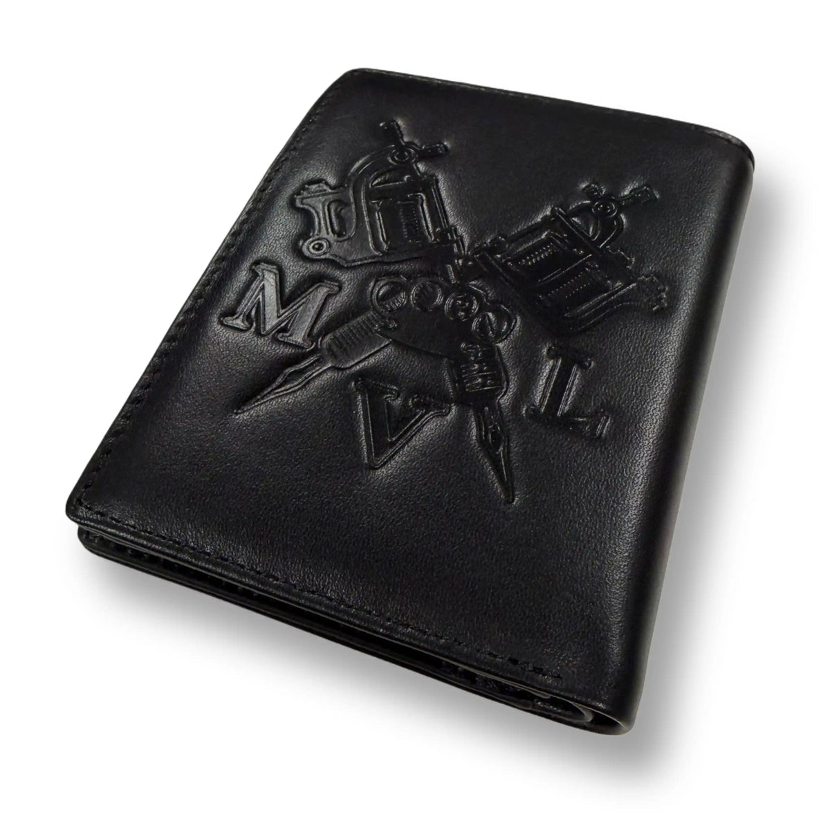 Achterkant van de zwarte MVL Tattooist portemonnee met embossed tattoomachines en MVL letters